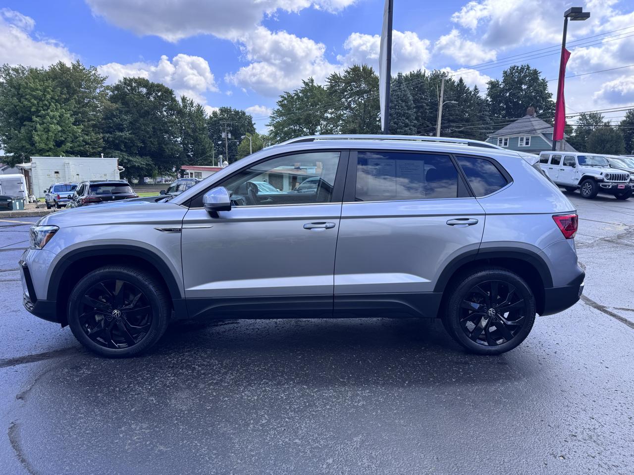 Volkswagen Taos SE FWD 2023