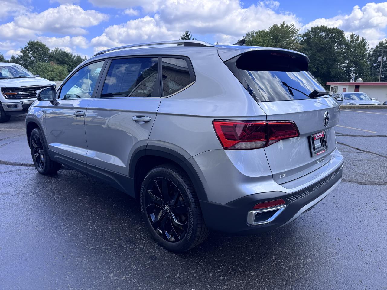 Volkswagen Taos SE FWD 2023
