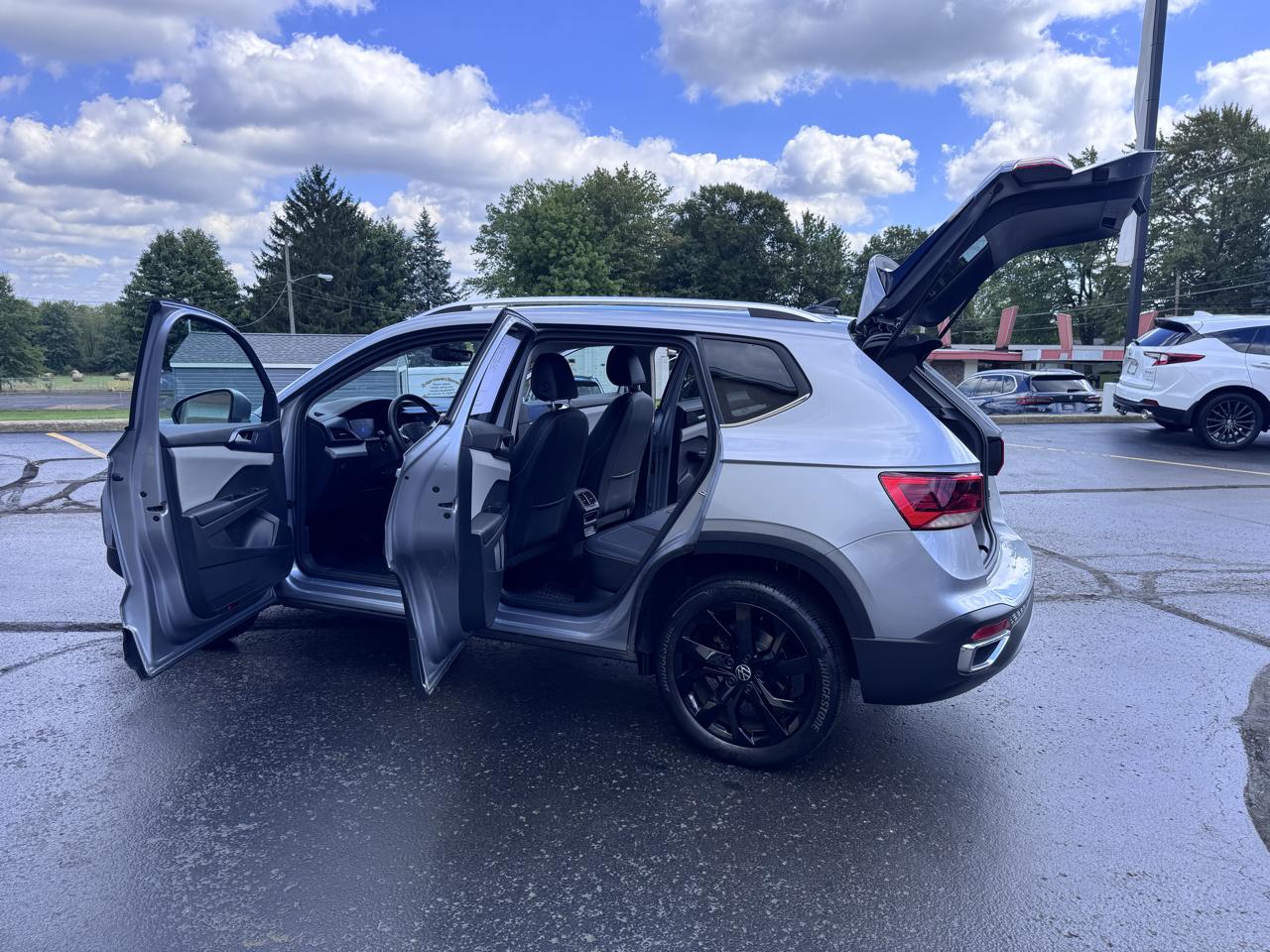 Volkswagen Taos SE FWD 2023