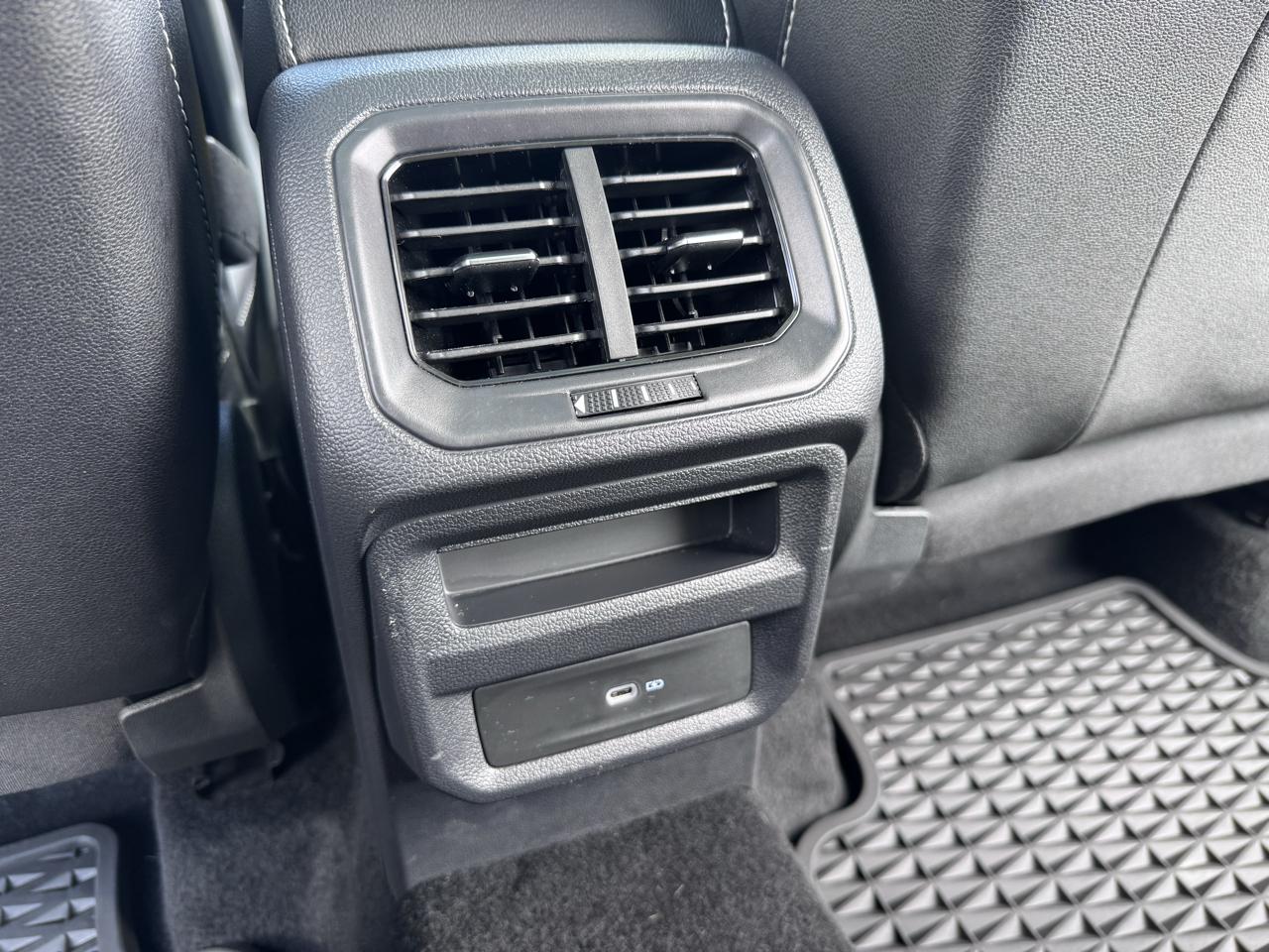 Volkswagen Taos SE FWD 2023