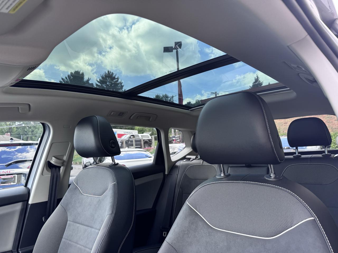 Volkswagen Taos SE FWD 2023