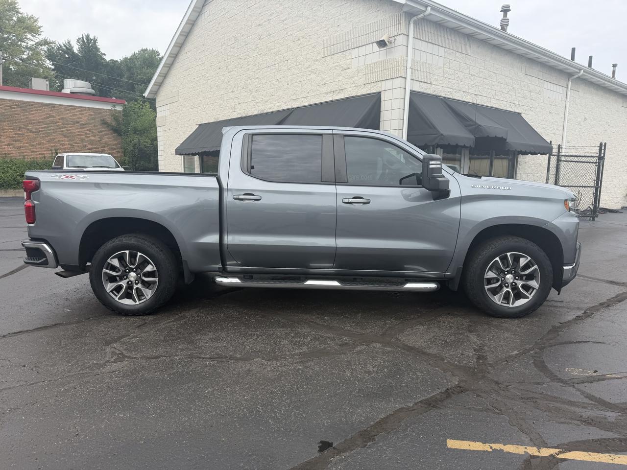 Chevrolet Silverado 1500 4WD Crew Cab 147" LT w/1LT 2021