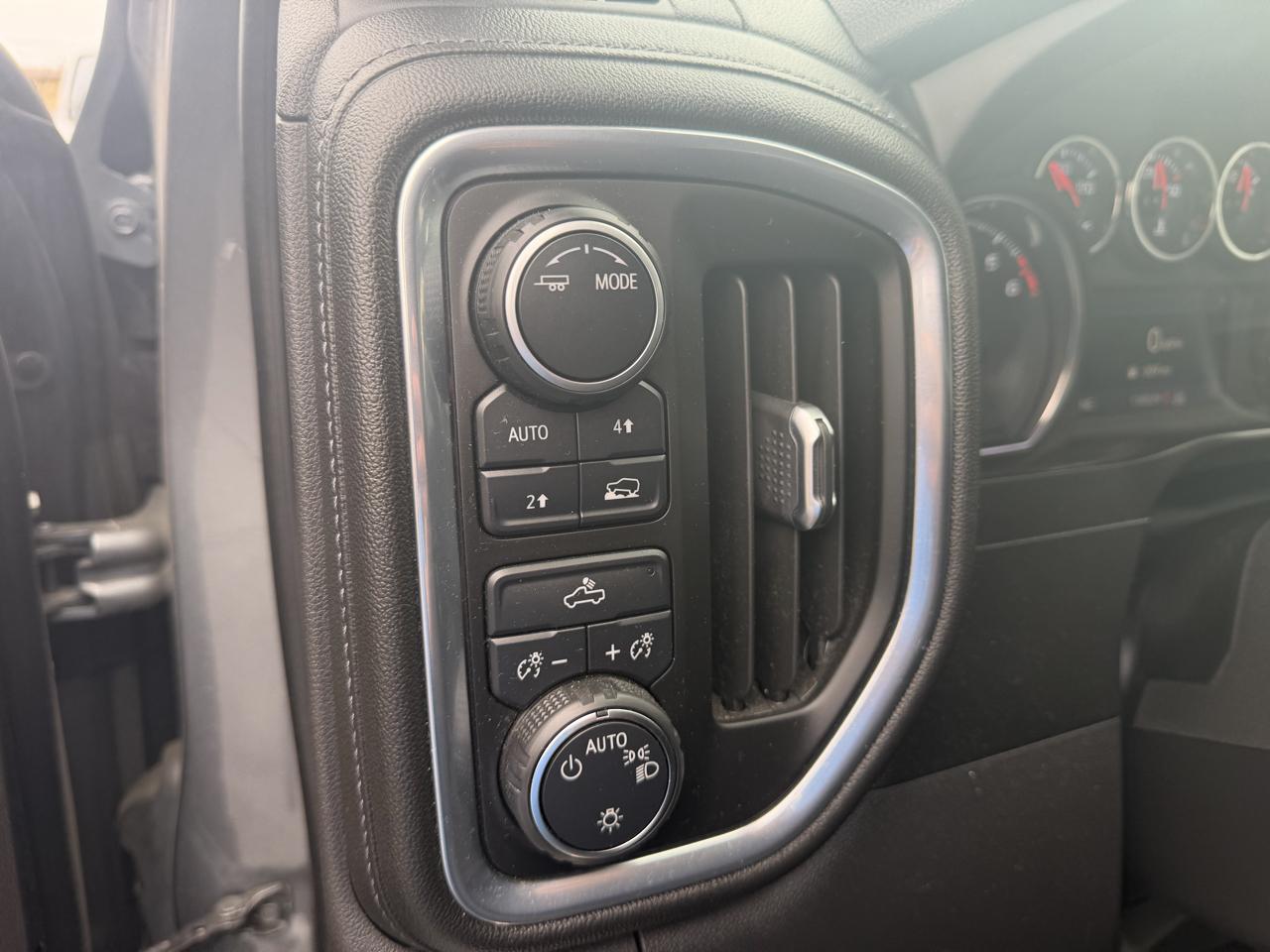 Chevrolet Silverado 1500 4WD Crew Cab 147" LT w/1LT 2021