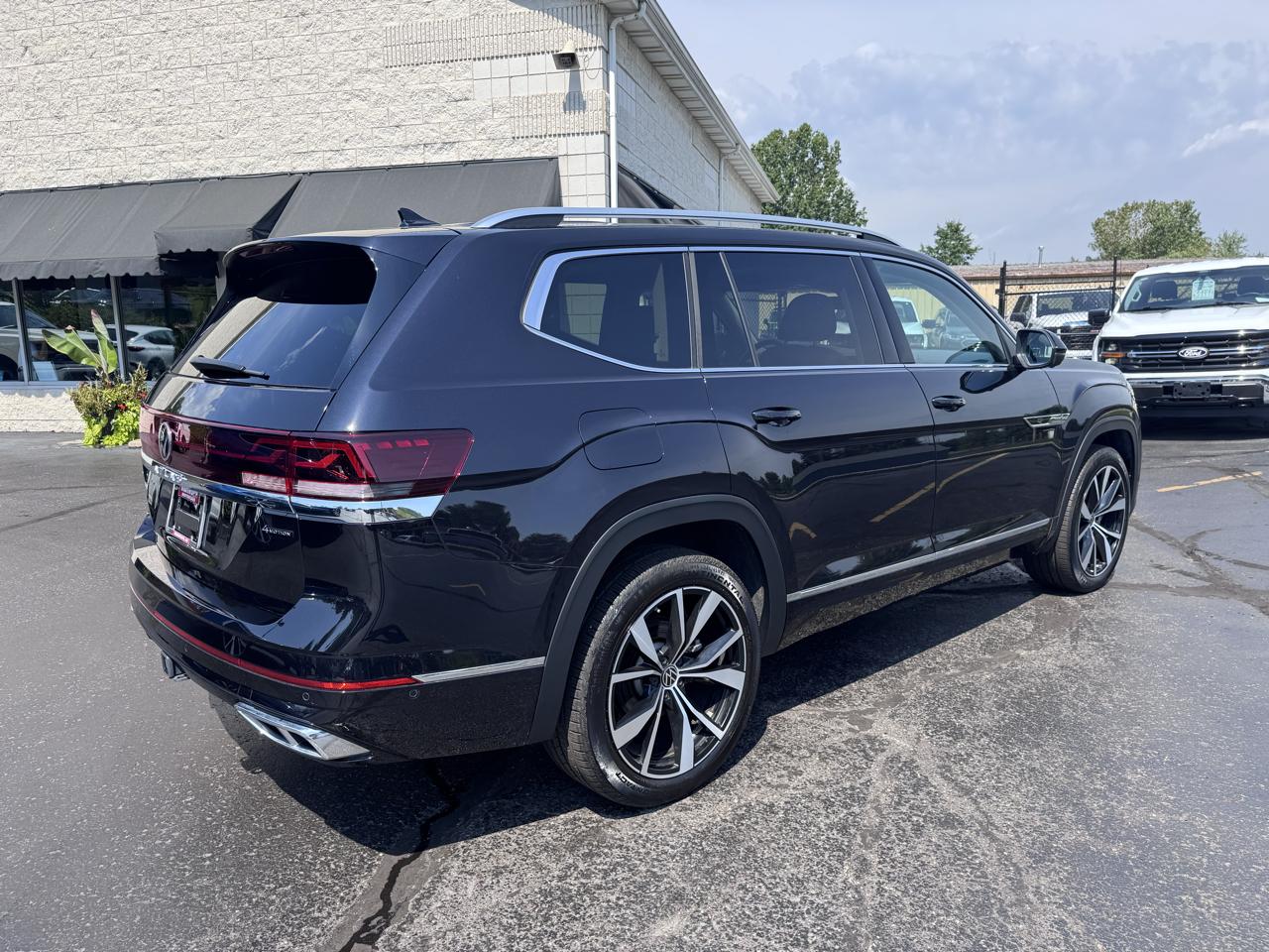 Volkswagen Atlas 2.0T SEL Premium R-Line 4MOTION 2026