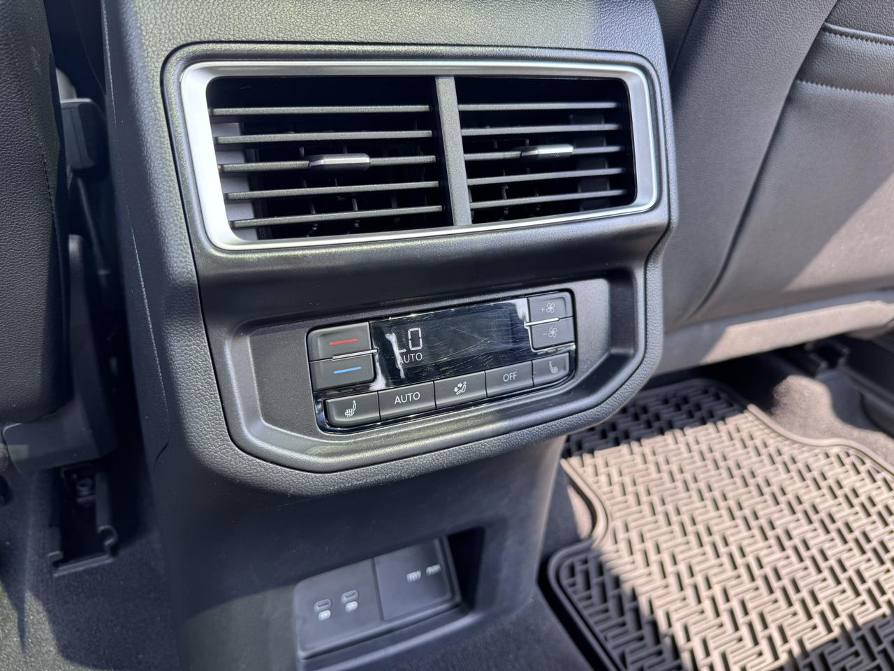 Volkswagen Atlas 2.0T SEL Premium R-Line 4MOTION 2026