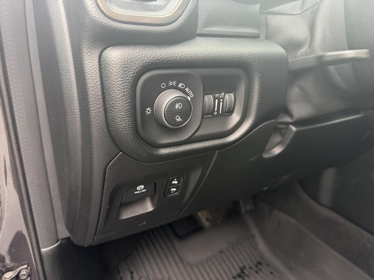 RAM 1500 Sport 4x4 Crew Cab 5'7" Box 2021