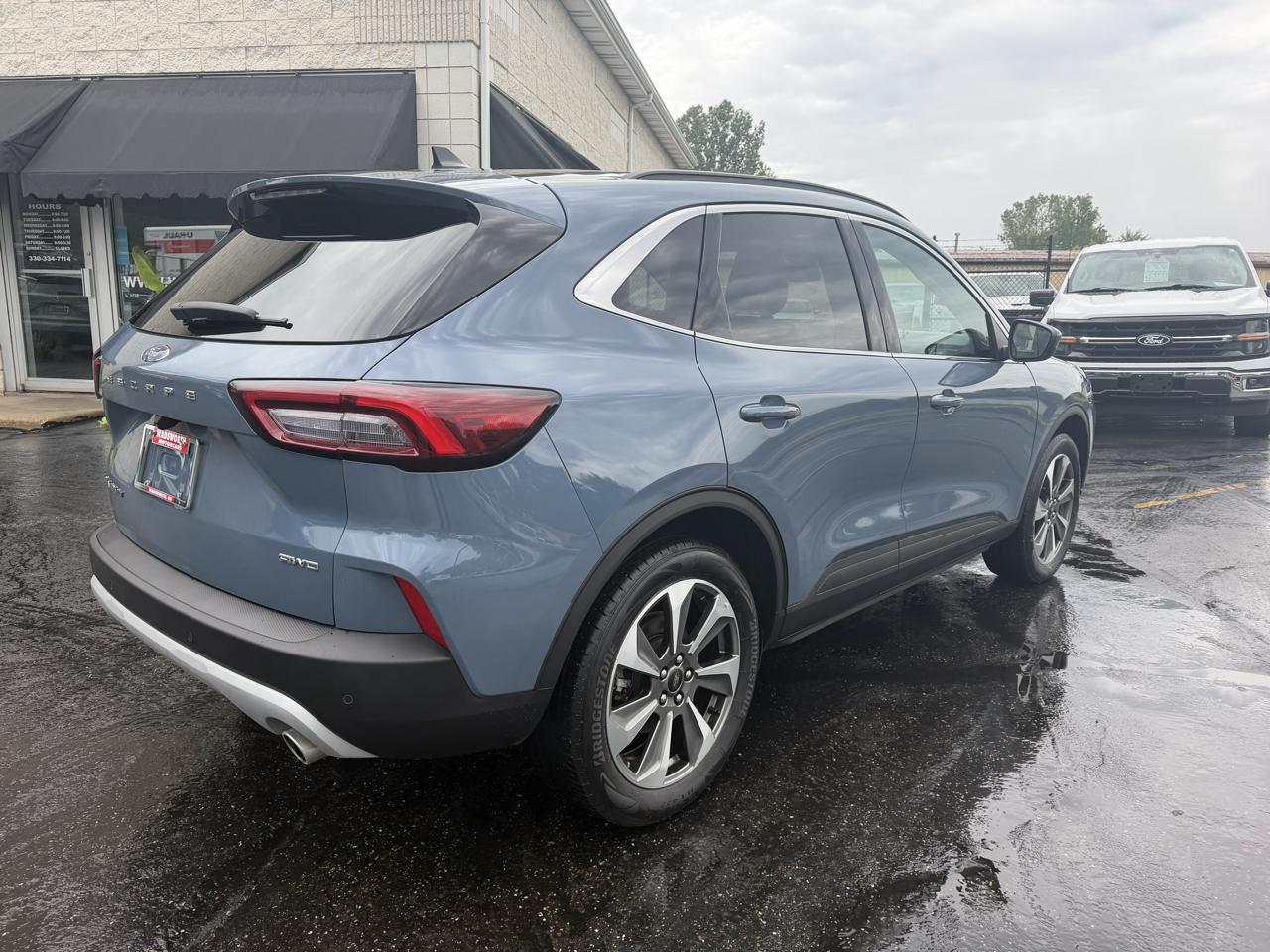 Ford Escape Platinum AWD 2025