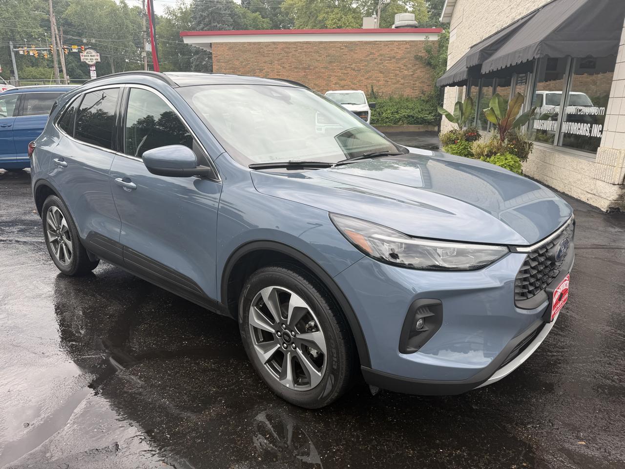 Ford Escape Platinum AWD 2025