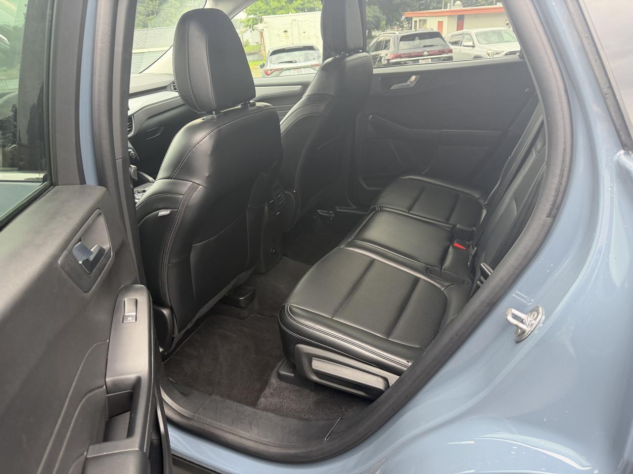 Ford Escape Platinum AWD 2025