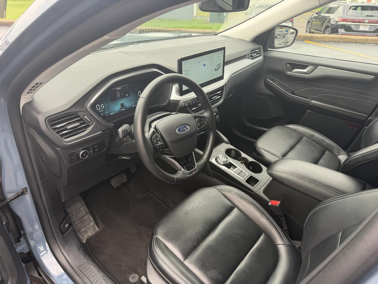 Ford Escape Platinum AWD 2025