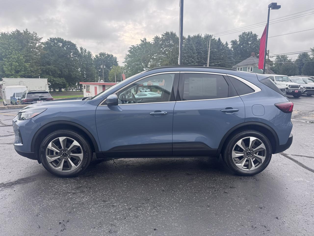 Ford Escape Platinum AWD 2025