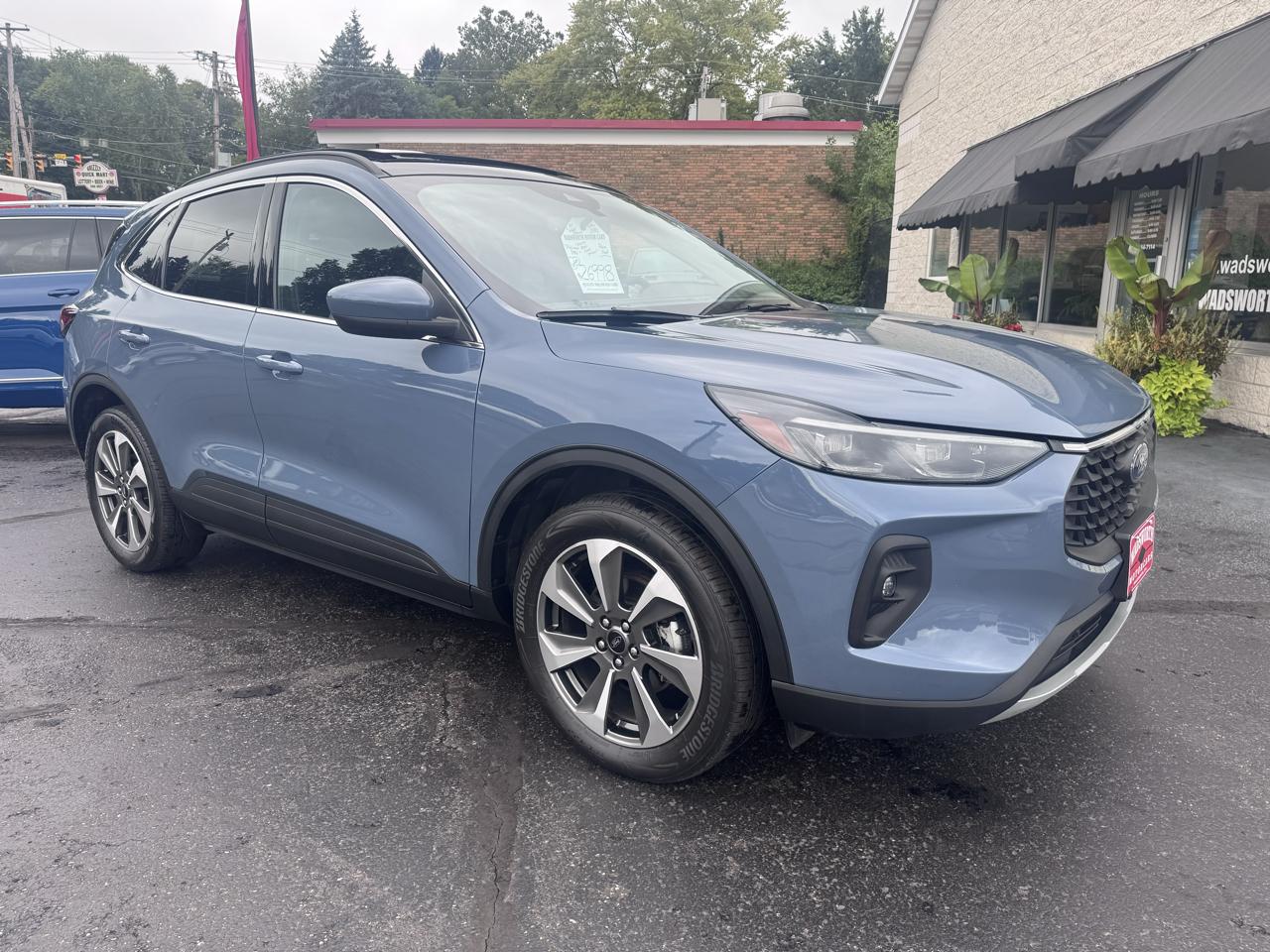 Ford Escape Platinum AWD 2025