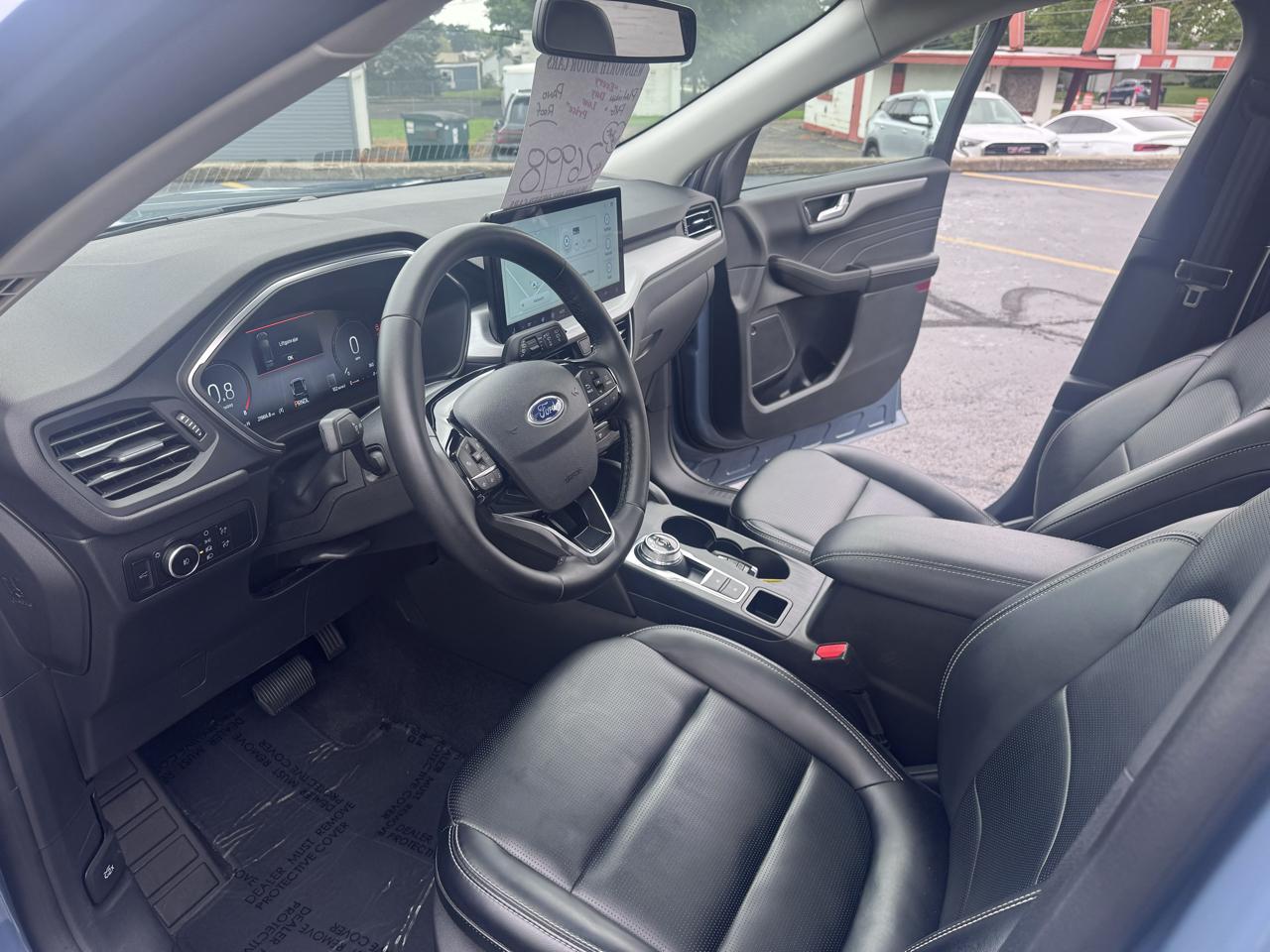 Ford Escape Platinum AWD 2025