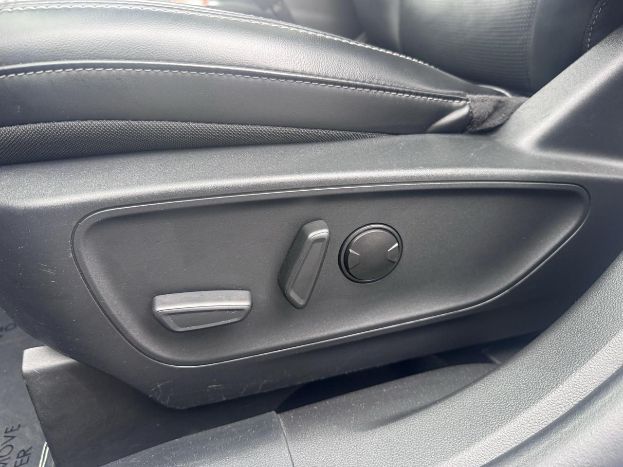 Ford Escape Platinum AWD 2025