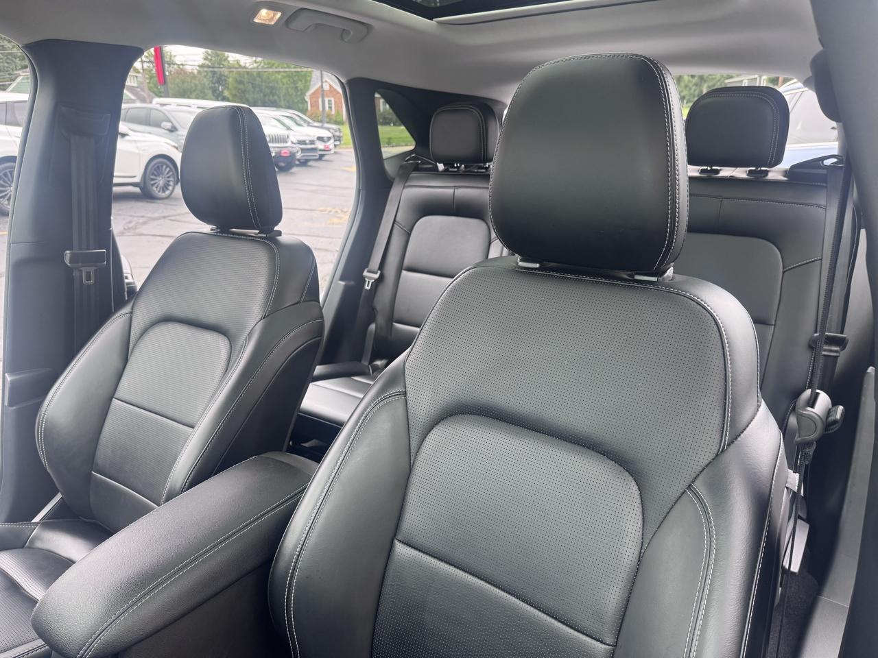 Ford Escape Platinum AWD 2025