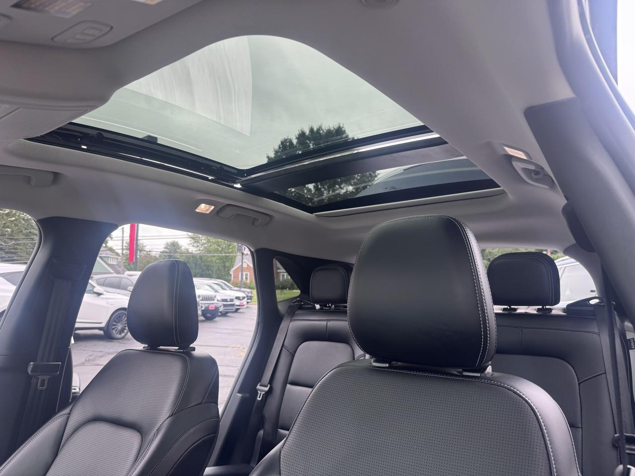 Ford Escape Platinum AWD 2025