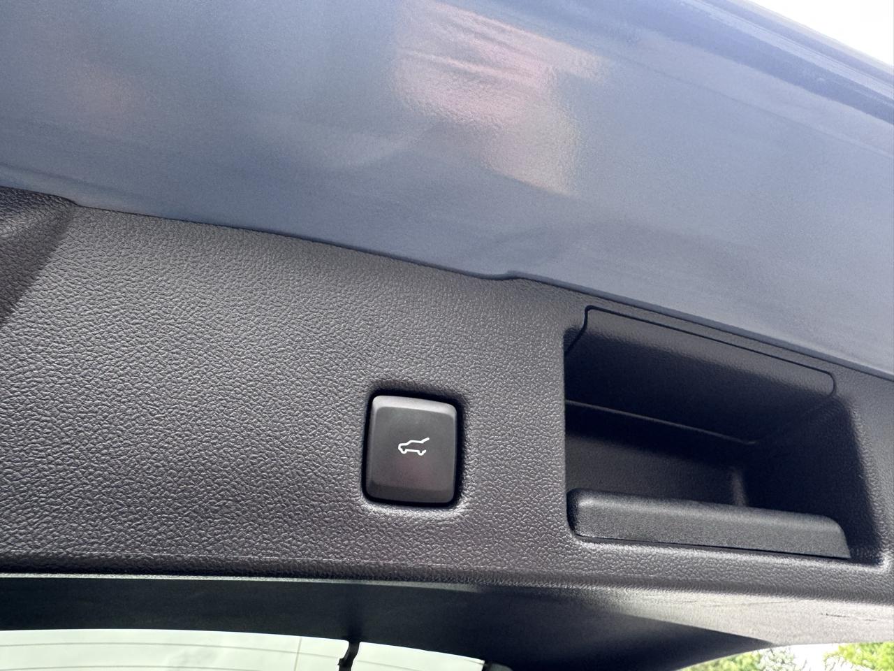 Ford Escape Platinum AWD 2025