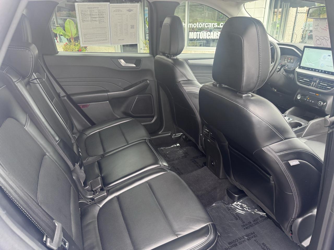 Ford Escape Platinum AWD 2025
