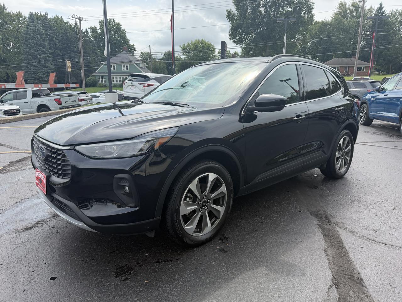 Ford Escape Platinum AWD 2025