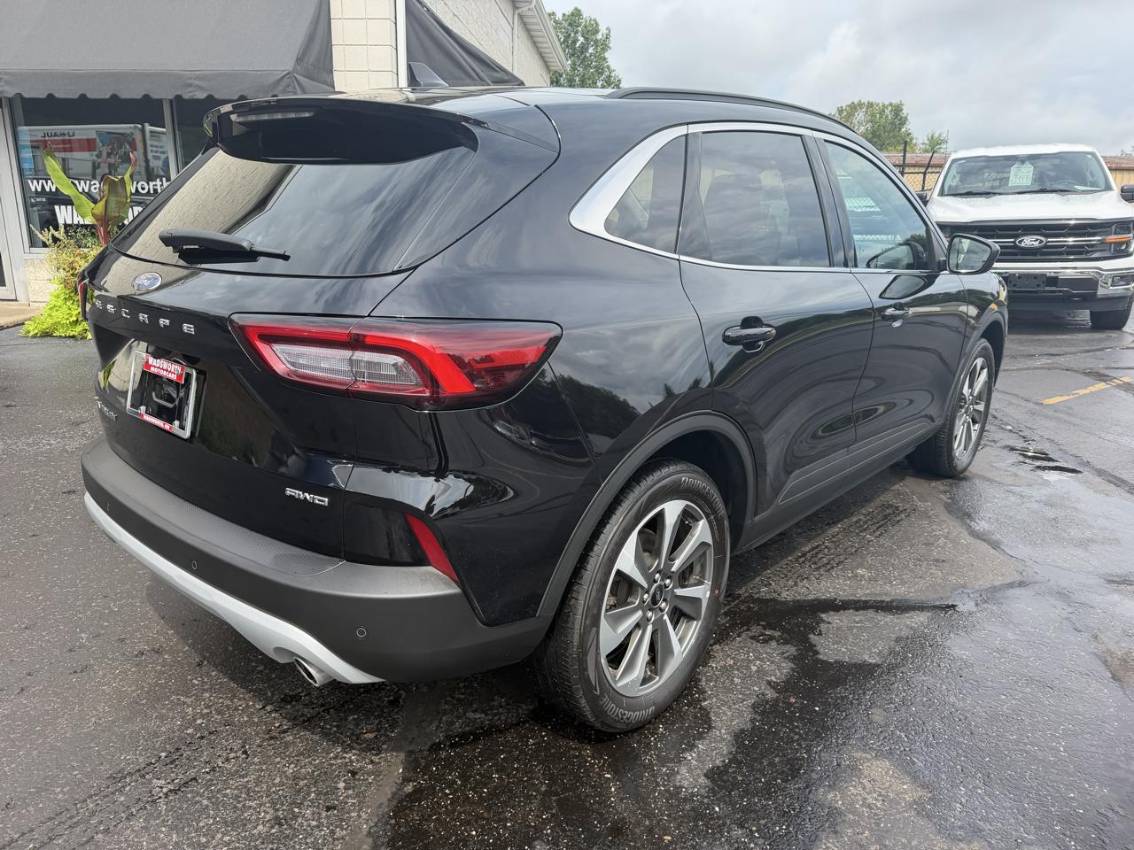 Ford Escape Platinum AWD 2025