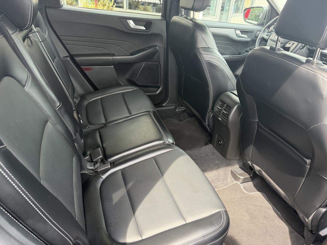 Ford Escape Platinum AWD 2025