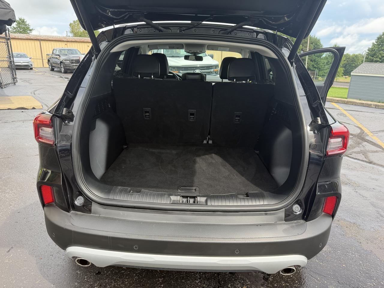 Ford Escape Platinum AWD 2025
