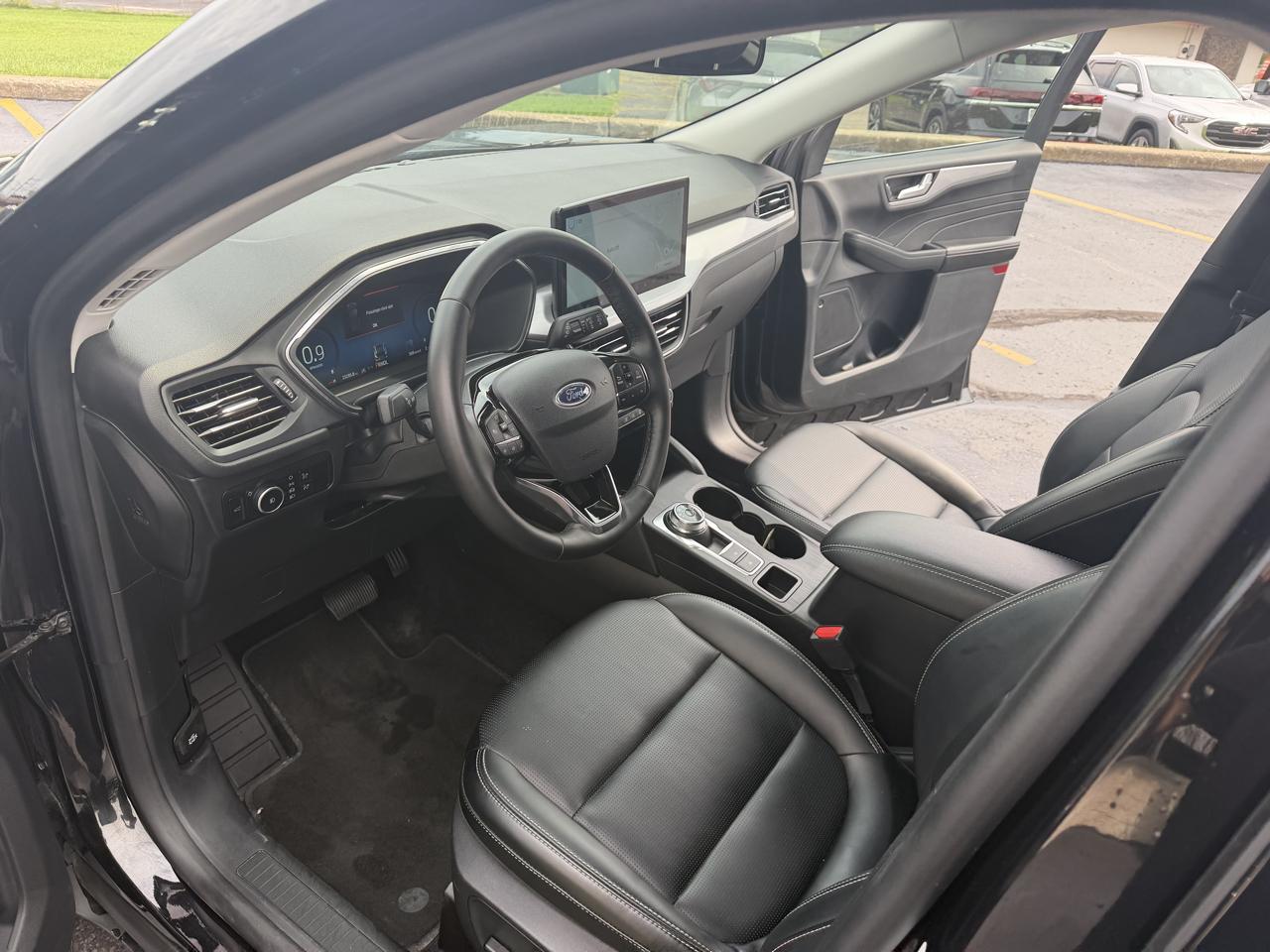Ford Escape Platinum AWD 2025