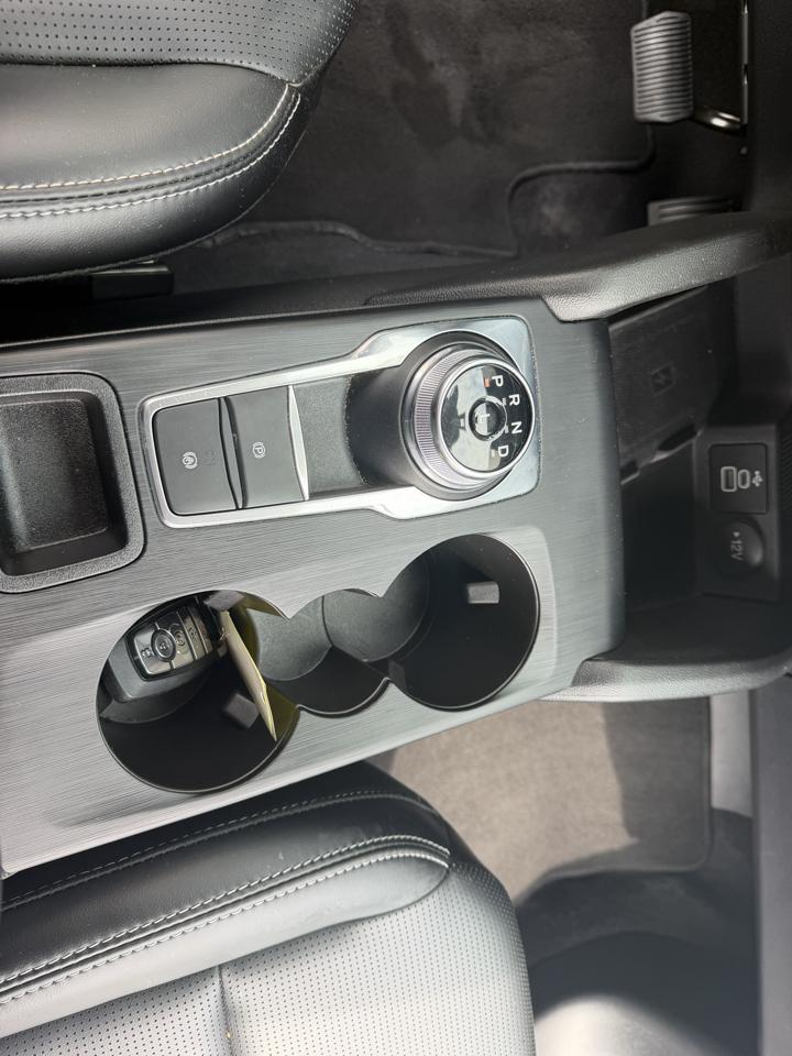 Ford Escape Platinum AWD 2025