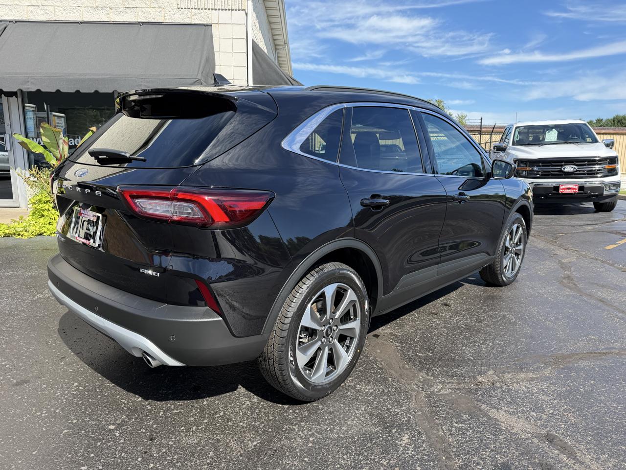 Ford Escape Platinum AWD 2025