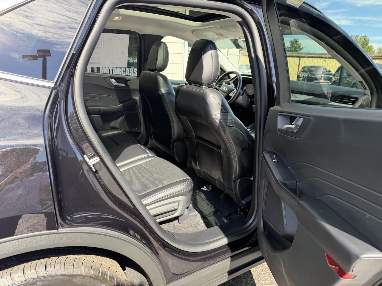 Ford Escape Platinum AWD 2025