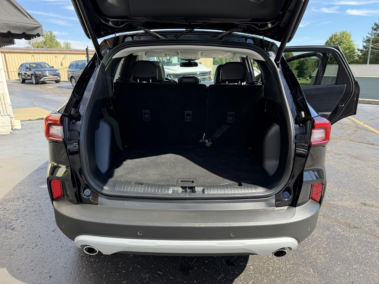 Ford Escape Platinum AWD 2025