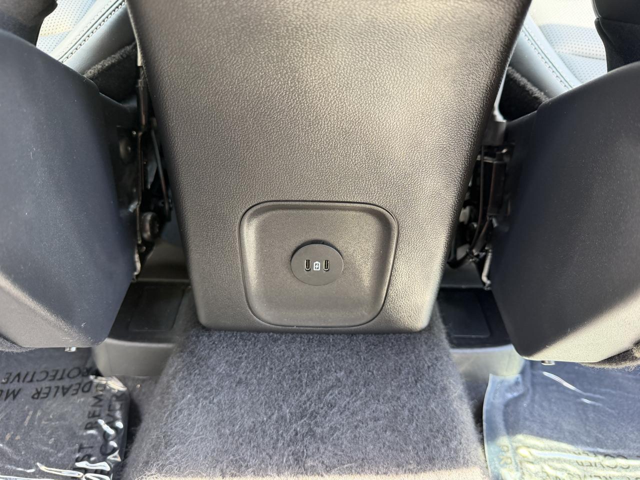 Ford Escape Platinum AWD 2025
