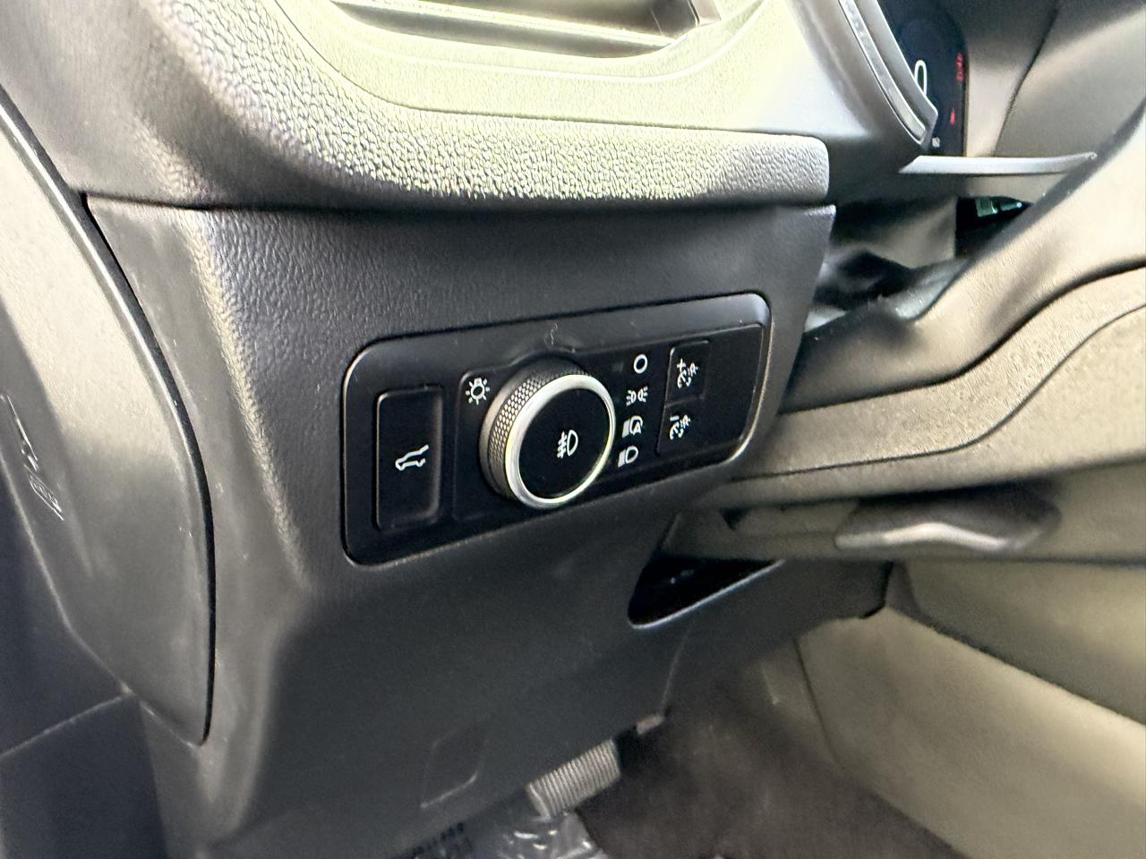 Ford Escape Platinum AWD 2025