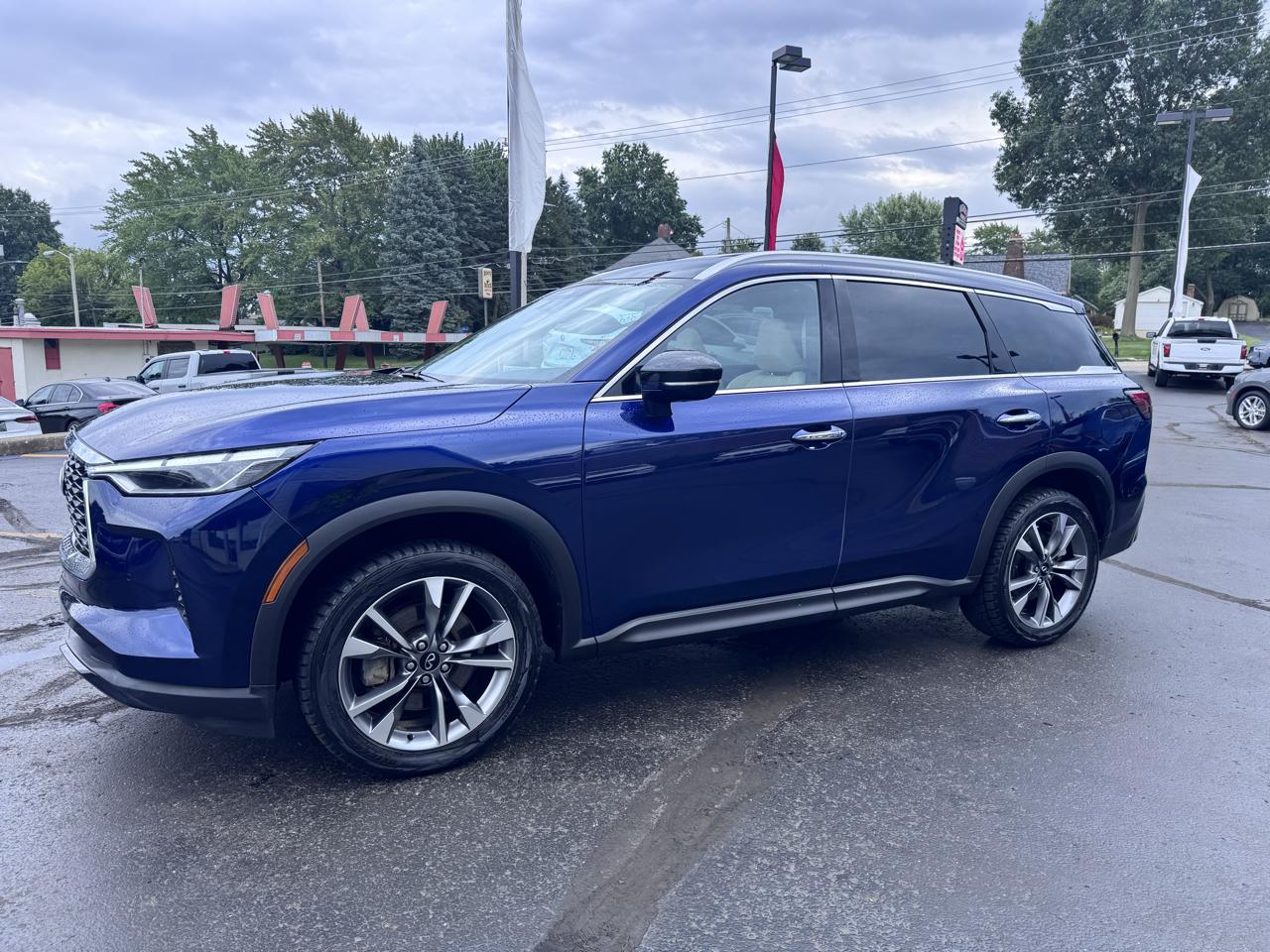 Infiniti QX60 LUXE AWD 2024