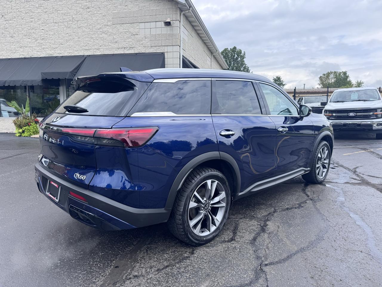 Infiniti QX60 LUXE AWD 2024