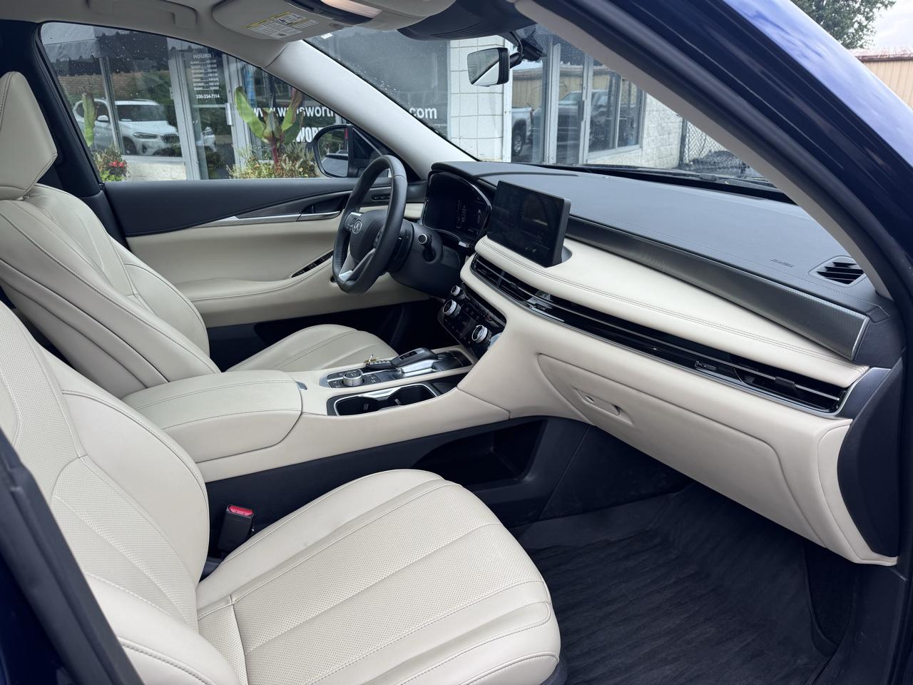 Infiniti QX60 LUXE AWD 2024
