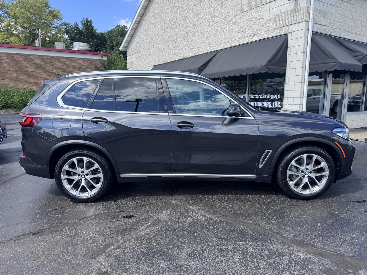 BMW X5 xDrive40i Sports Activity Vehicle 2023