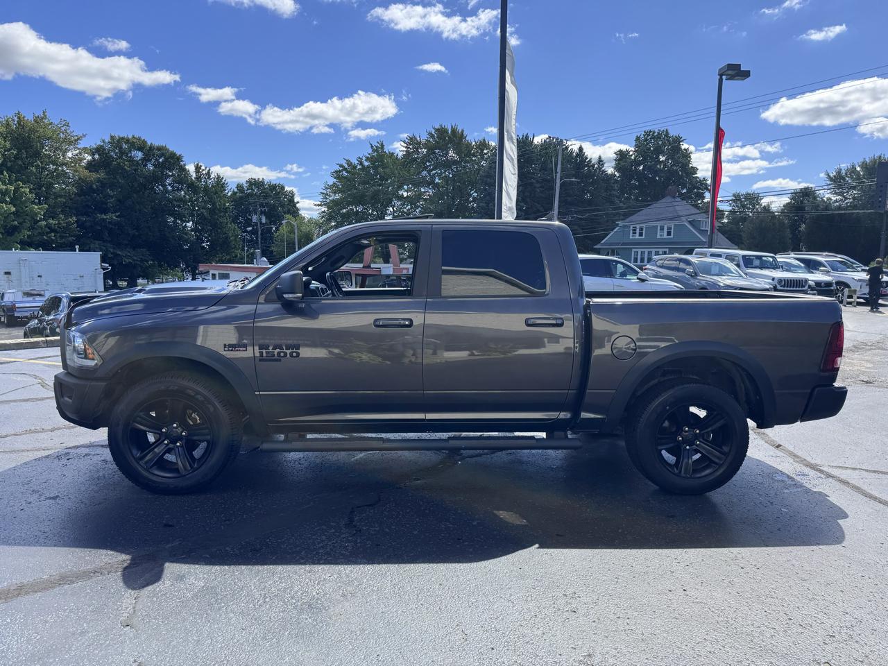 RAM 1500 Classic Warlock 4x4 Crew Cab 5'7" Box 2022