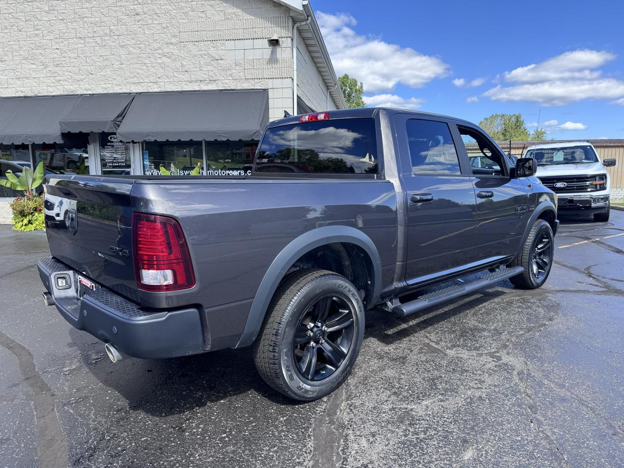 RAM 1500 Classic Warlock 4x4 Crew Cab 5'7" Box 2022