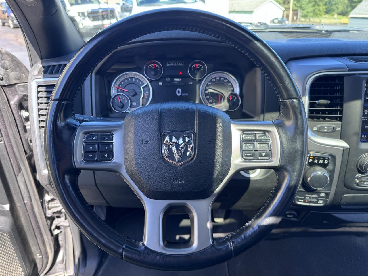 RAM 1500 Classic Warlock 4x4 Crew Cab 5'7" Box 2022