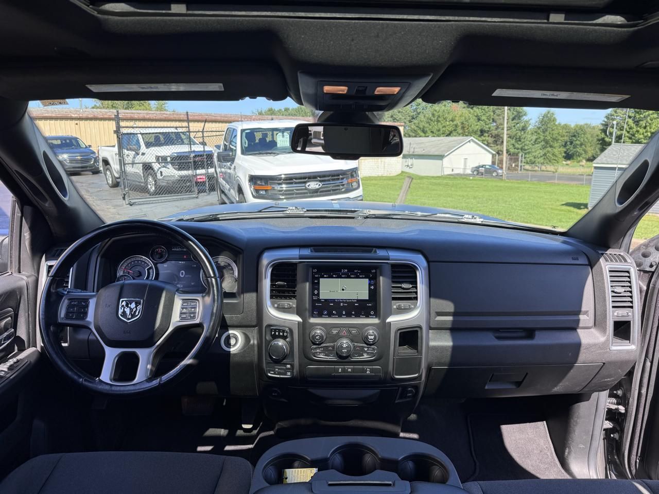 RAM 1500 Classic Warlock 4x4 Crew Cab 5'7" Box 2022
