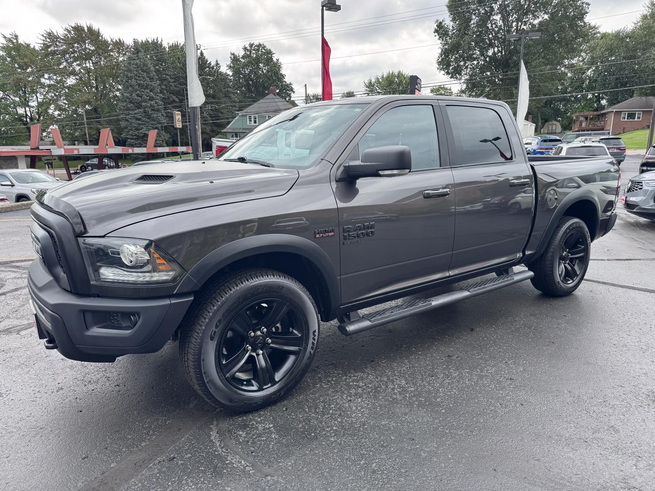 RAM 1500 Classic Warlock 4x4 Crew Cab 5'7" Box 2022