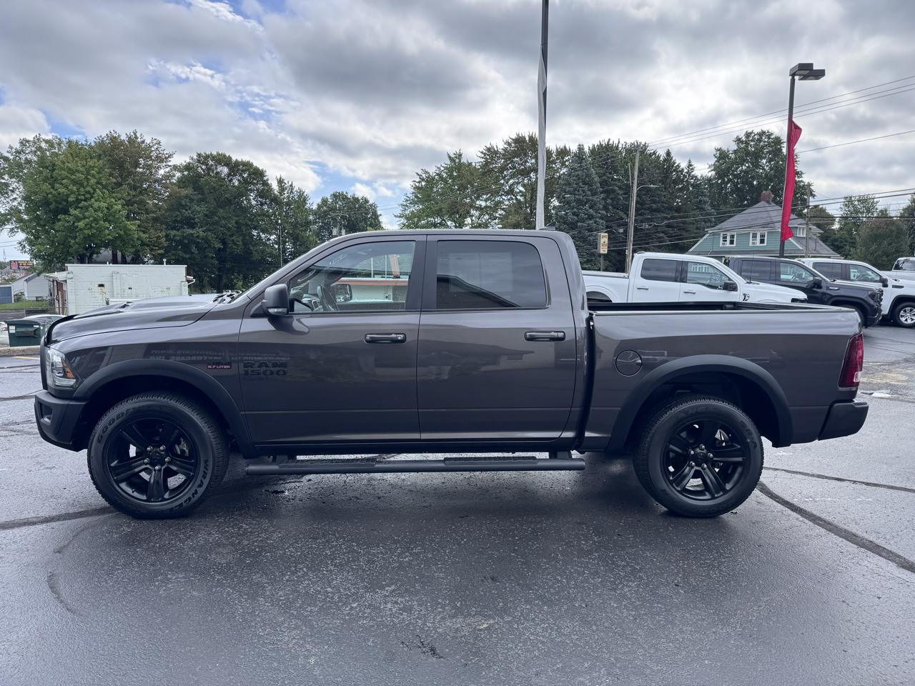 RAM 1500 Classic Warlock 4x4 Crew Cab 5'7" Box 2022