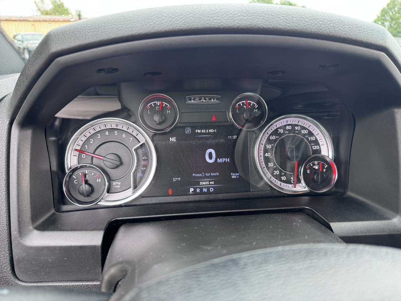 RAM 1500 Classic Warlock 4x4 Crew Cab 5'7" Box 2022