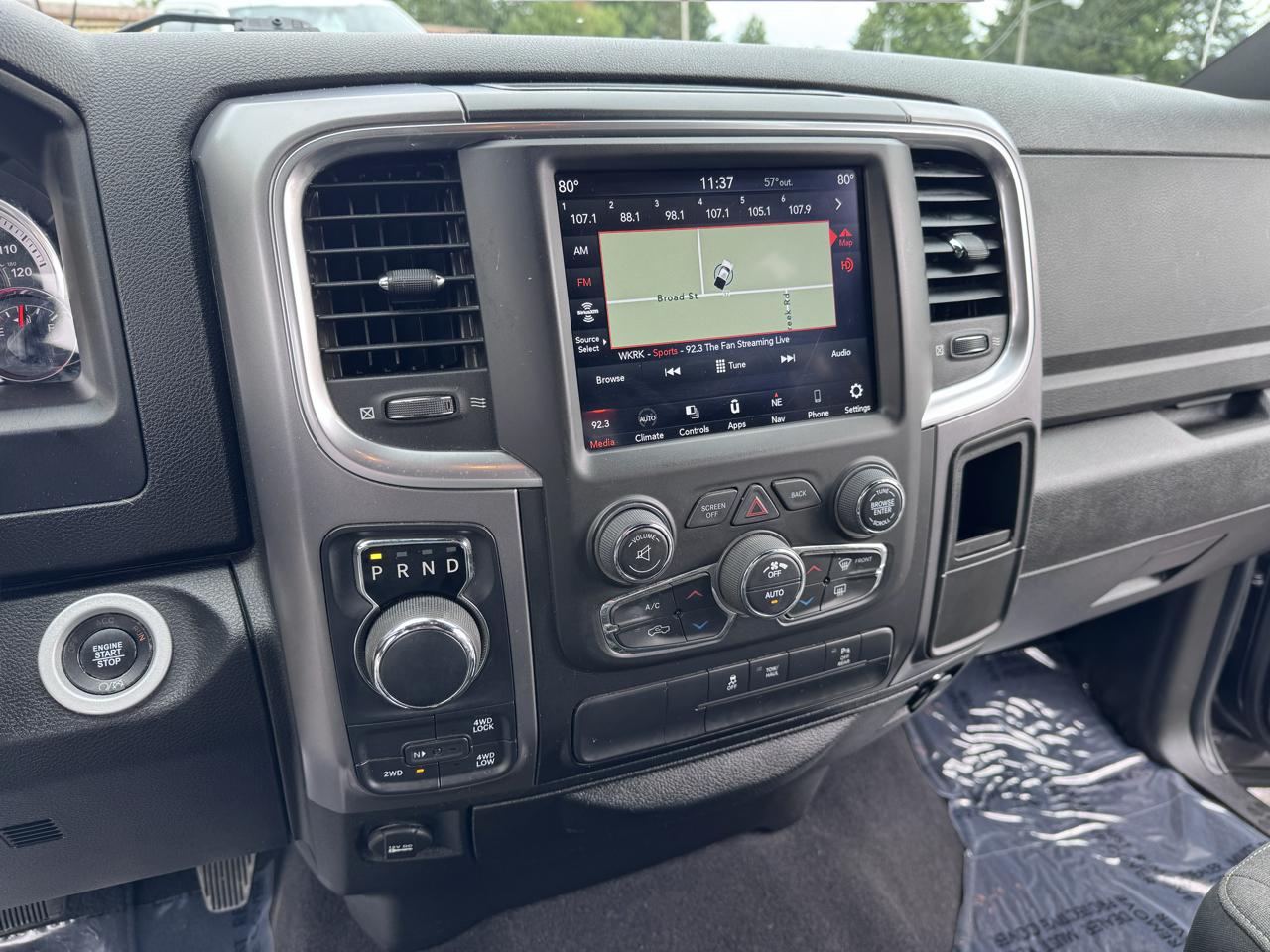 RAM 1500 Classic Warlock 4x4 Crew Cab 5'7" Box 2022