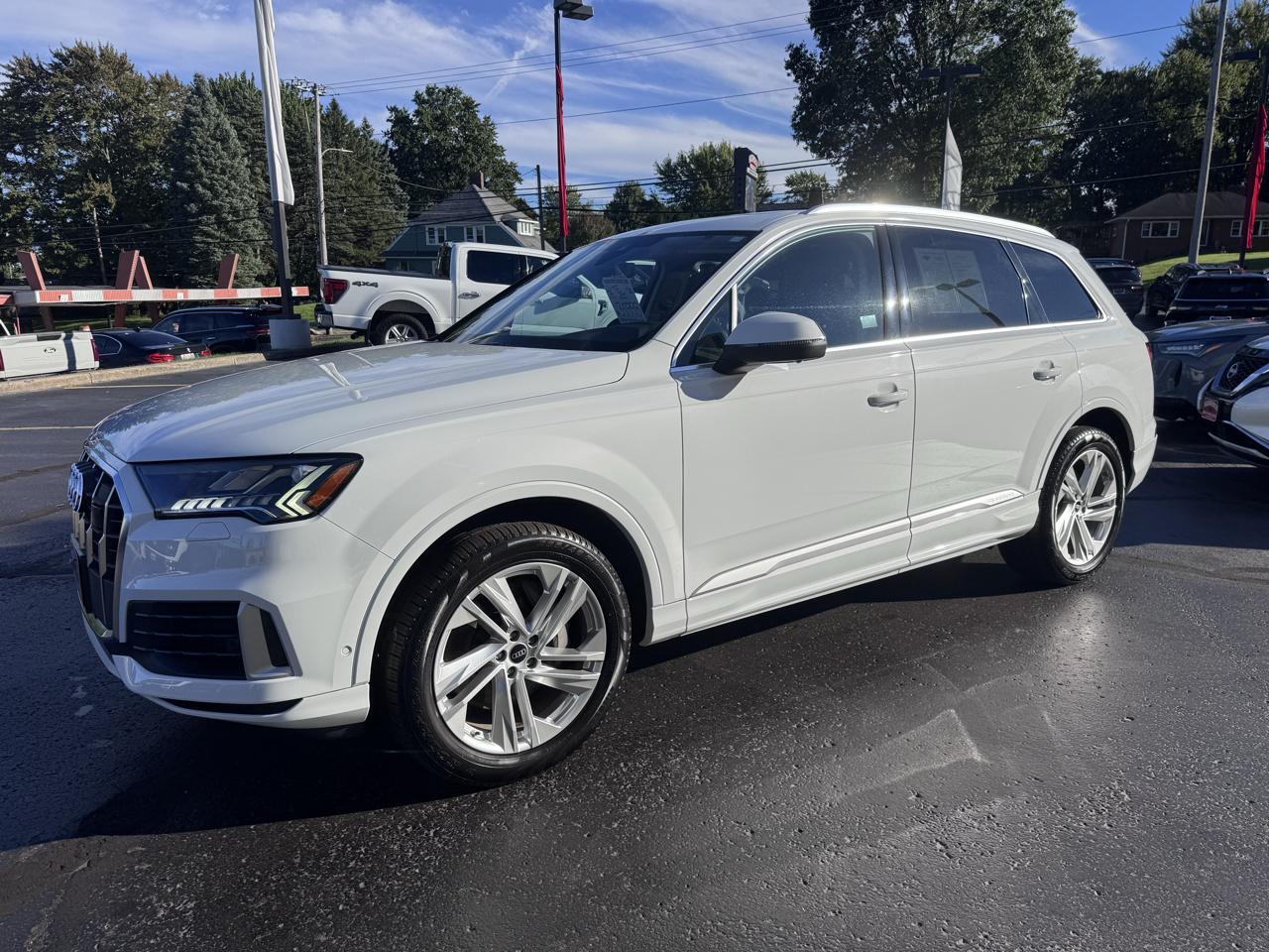 2023 Audi Q7 Premium 55 TFSI quattro