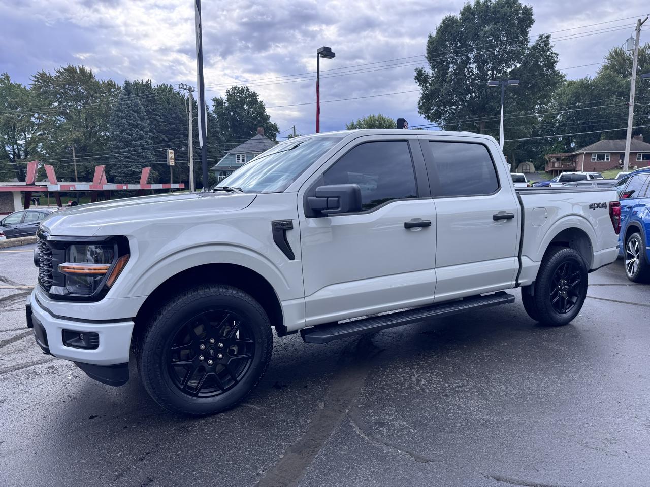 Ford F-150 STX 4WD SuperCrew 5.5' Box 2024
