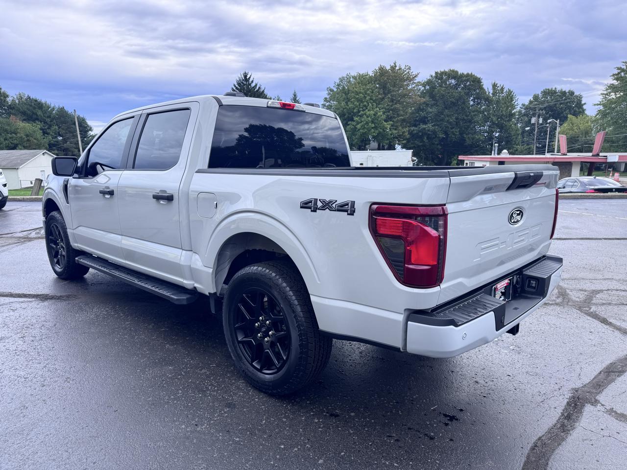 Ford F-150 STX 4WD SuperCrew 5.5' Box 2024