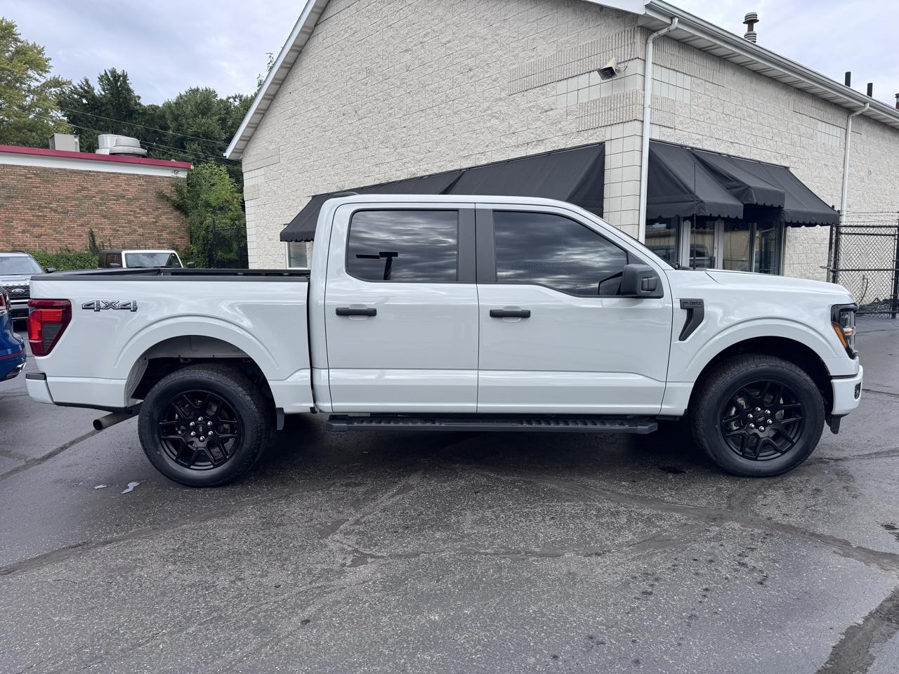 Ford F-150 STX 4WD SuperCrew 5.5' Box 2024