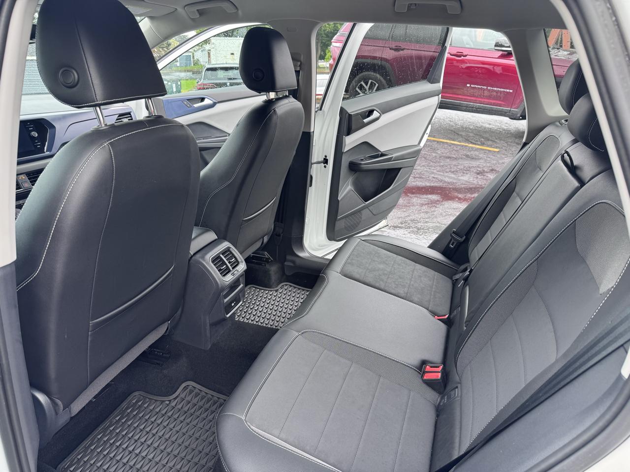 Volkswagen Taos SE FWD 2023